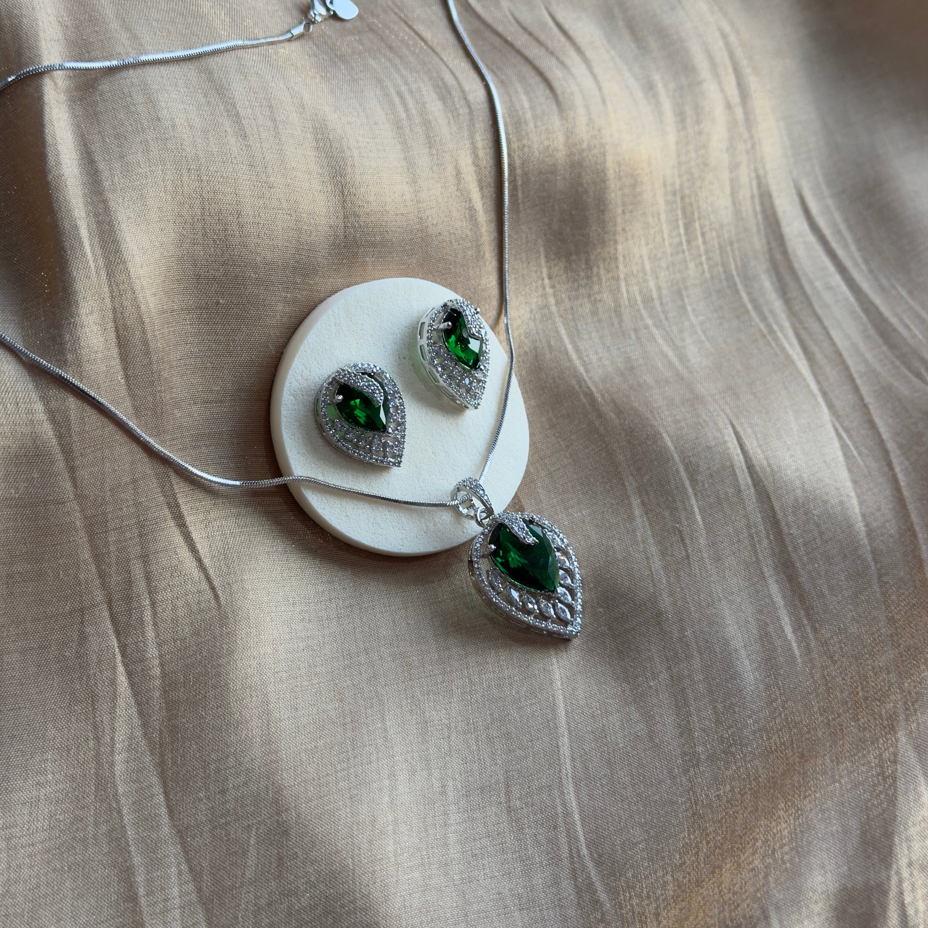 Aveline Necklace Set